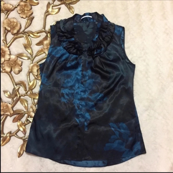 T Tahari Sleeveless Ruffle Neckline Blouse Size S - Picture 2 of 8